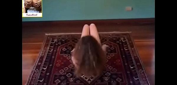  Novinha delícia fazendo Yoga nua parte 5